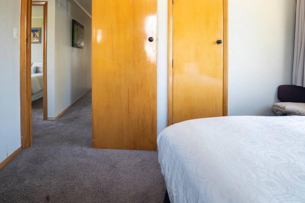 Turangi Home Family Size Таупо Экстерьер фото